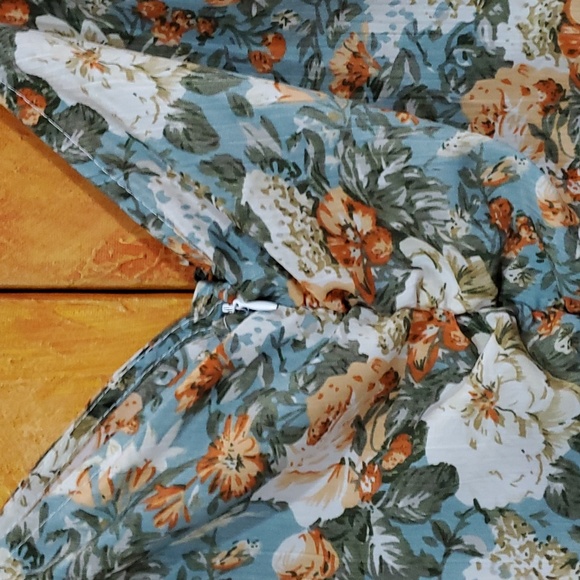 Shein Floral Ruched Dress - Picture 4 of 5